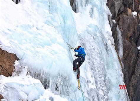 Nepal issues record climbing permits for Mt. Qomolangma amid pandemic ...