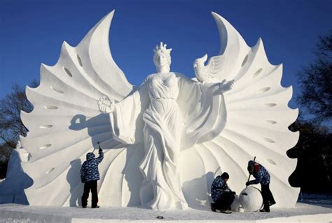 The Amazing Sculptures Of The 2015 Harbin Ice And Snow Festival | Art