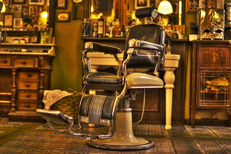 Diseñe el interior de su barbería con los siguientes consejos - Mueble ...