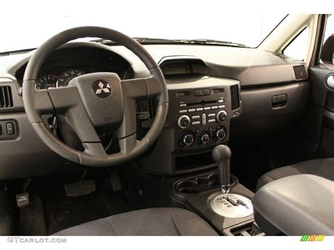 2007 Mitsubishi Endeavor LS interior Photo #52247809 | GTCarLot.com