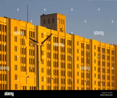 Brooklyn army terminal building Stock Photo - Alamy