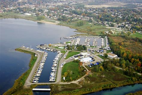 Beacon Bay Marina in Penetanguishene, ON, Canada - Marina Reviews - Phone Number - Marinas.com