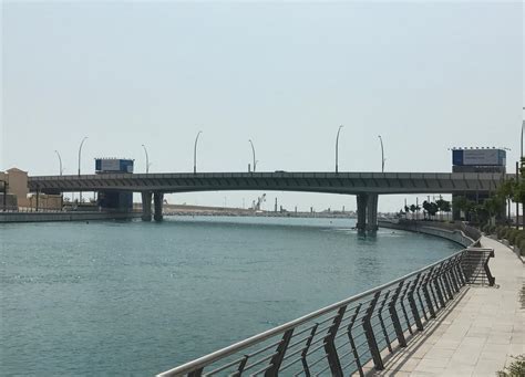 Dubai Water Canal Bridge (Dubai, 2016) | Structurae