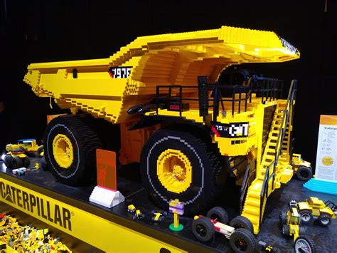 LEGO Dump Truck by LeDorean on DeviantArt