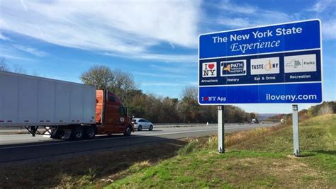 New NY highway signs are illegal, feds say