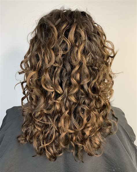 30 Current Curly Hair Cutting Techniques for Different Natural Patterns