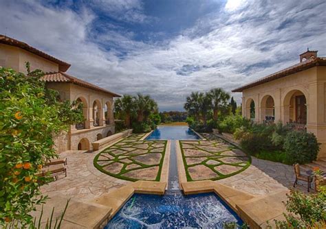 The History And Architecture of Hacienda Style Homes