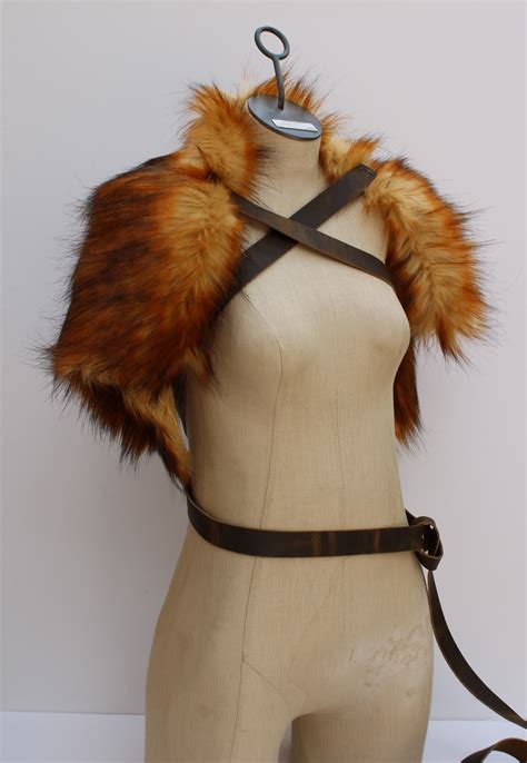 Red Fox Pelt Fur Mantle Leather Chest Strap Fur Shoulder - Etsy Canada