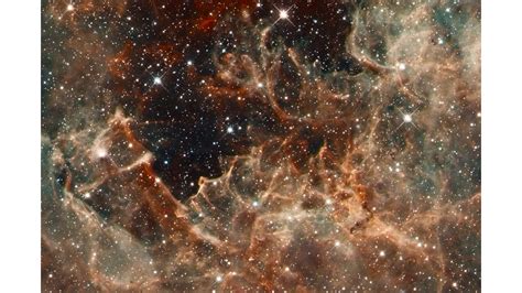 Hubble Images 30 Doradus: NGC 2060 | HubbleSite