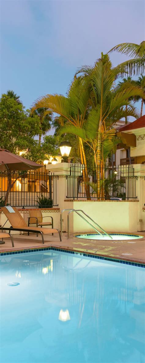 Old Town San Diego Hotels with Pool and Gym | Courtyard San Diego Old Town