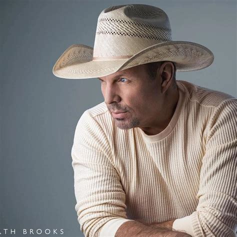 Garth Brooks Announces New Album, ‘Time Traveler’