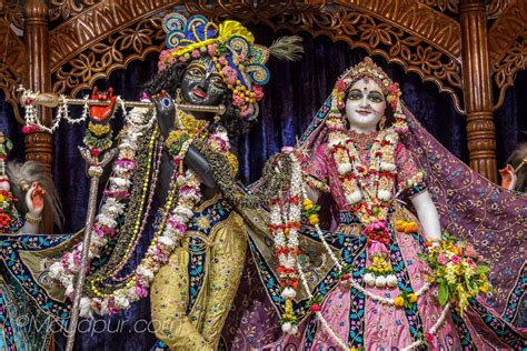 The Radha-Madhava Deities in Mayapur: what are they made… - Mayapur.com