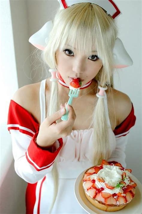 Cute Japanese Cosplayers (65 pics)