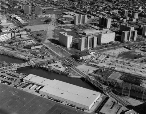 Inside Cabrini-Green, Chicago's Infamous Housing Failure