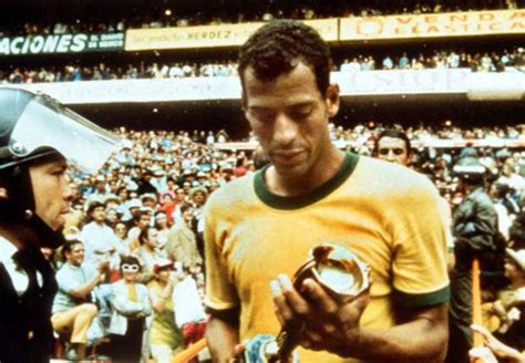 Muere Carlos Alberto Torres, mítico capitán de Brasil-1970