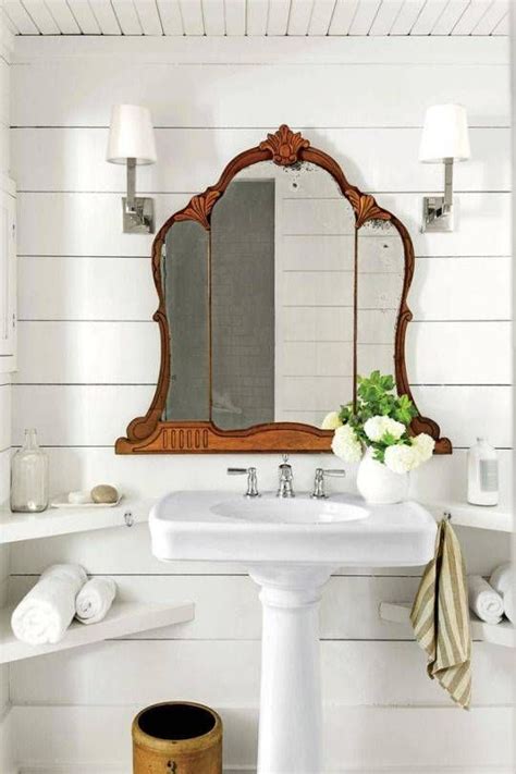 20 Ideas of Vintage Style Bathroom Mirrors