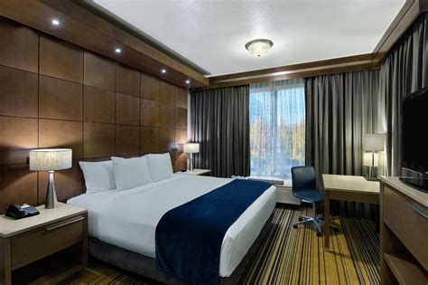 Oxford Suites Spokane Rooms: Pictures & Reviews - Tripadvisor