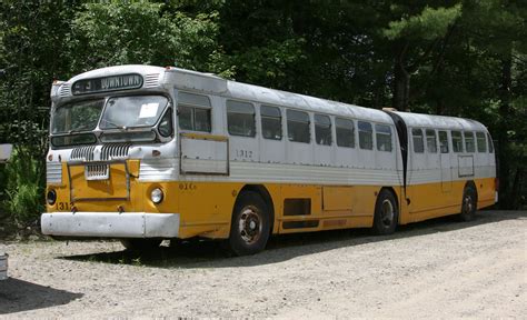 File:Omaha 1947 Twin Coach bus 1312 at Seashore Trolley Museum.jpg - Wikimedia Commons