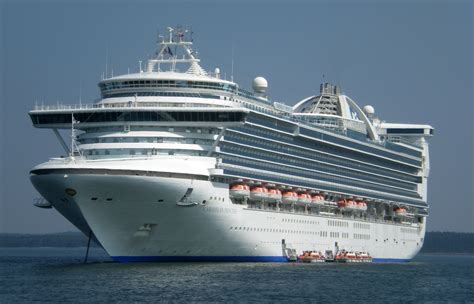 File:Caribbean Princess in 2010.JPG - Wikimedia Commons