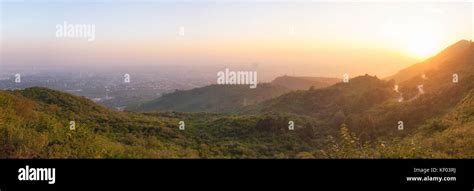 Islamabad skyline hi-res stock photography and images - Alamy