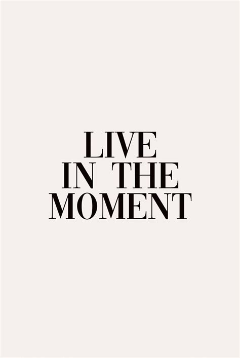 Live in the moment poster - Artdesign