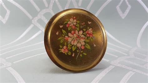 Vintage compact mirror retro powder compact collectible | Etsy | Compact mirror vintage, Compact ...