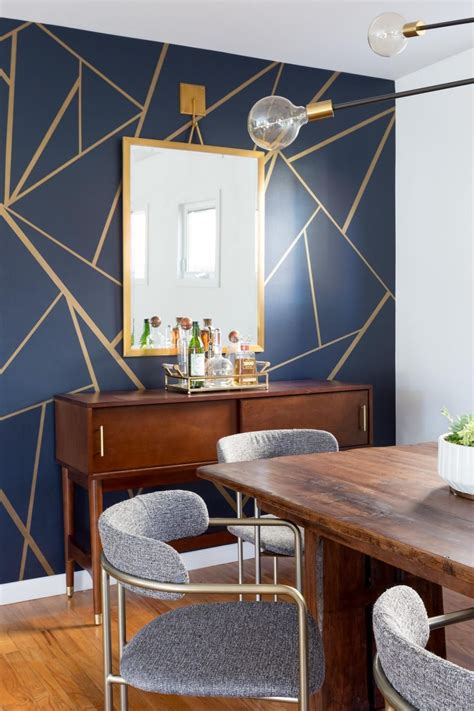 I like the backsplash with the accent table and mirror. I'm not crazy ...