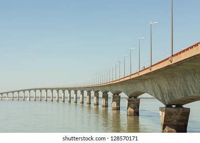 Godavari Evening Train Bridge Godavari River Stock Vector (Royalty Free) 2161300395 | Shutterstock