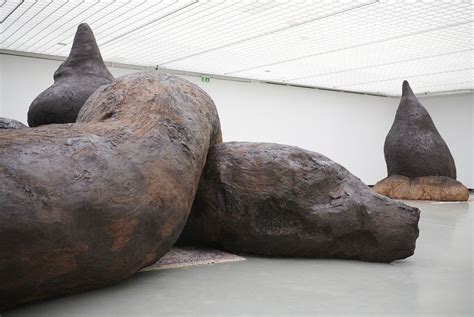 These giant poo sculptures prove 'contemporary art is not s***' | Euronews