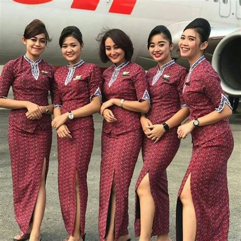 Model Kebaya Batik Air | Sexy flight attendant, Flight attendant ...