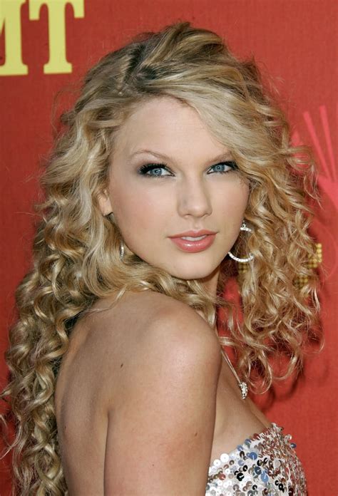 Taylor Swift Curls 2016 | POPSUGAR Beauty Photo 6