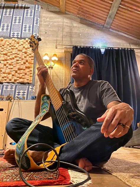 Oteil Burbridge: Left of Expectations - Bass Magazine