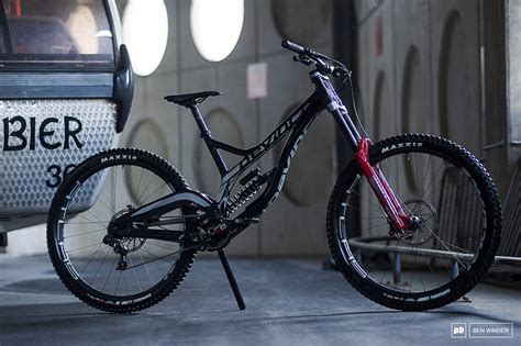 Review: The 2019 Devinci Wilson 29" is a Big Bike for Big Speed - Pinkbike