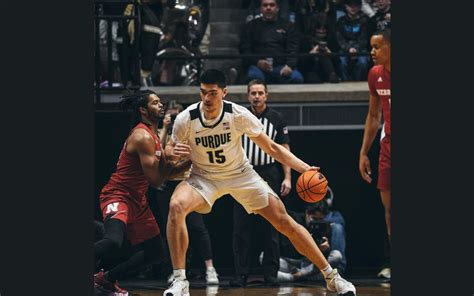 Zach Edey Shoe Size, Measurements: Meet the tallest player in Big Ten ...