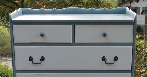 Elizabeth & Co.: Curvy Blue and White Cottage Dresser