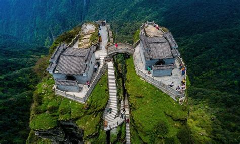 The Temples of Mount Fanjing | Templi, Luoghi meravigliosi, Luoghi