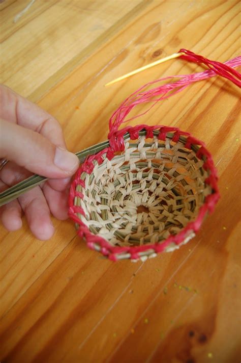 Simple basket weaving tutorial with Deb Cole - Parenting Fun Every Day | Weaving for kids ...