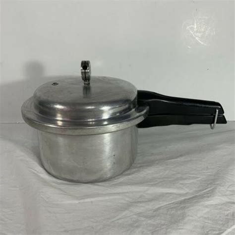 Vintage MIRRO-MATIC Aluminum 4 Qt Pressure Cooker 394M