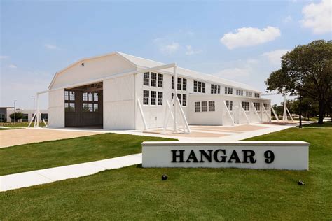 Hangar 9 - Brooks