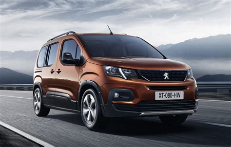 Peugeot Rifter (2018). Infos et photos exclusives du nouveau Partner - Photo #1 - L'argus