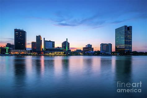 Toledo Ohio Skyline at Sunset Photograph by Paul Velgos - Fine Art America