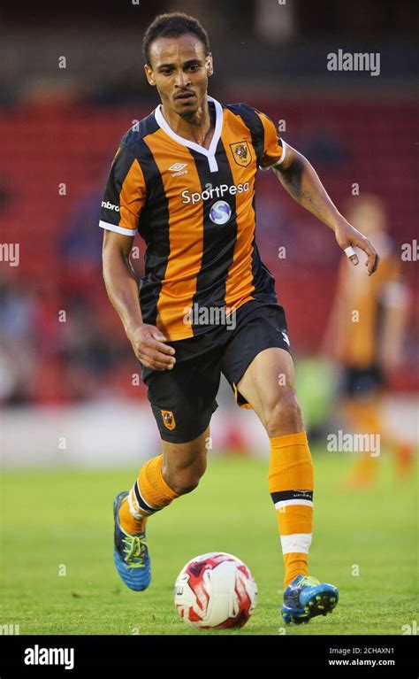 Hull City's Peter Odemwingie Stock Photo - Alamy