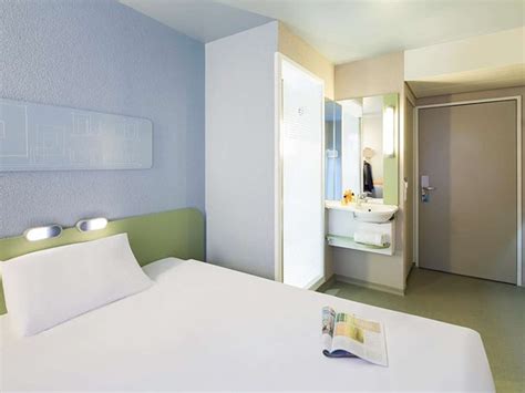 ibis budget Zurich Airport $69 ($̶8̶5̶) - UPDATED 2018 Prices & Hotel ...