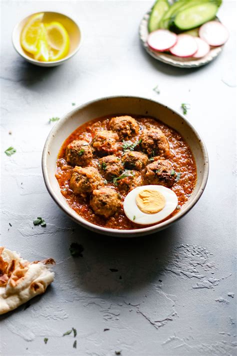 Pakistani Beef Kofta Curry (Meatball Curry) - teaforturmeric