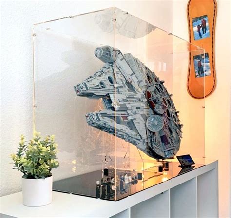 The best displays for LEGO Star Wars 75192 Millennium Falcon