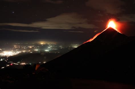 Volcán de Fuego in Guatemala - reistips en bezienswaardigheden