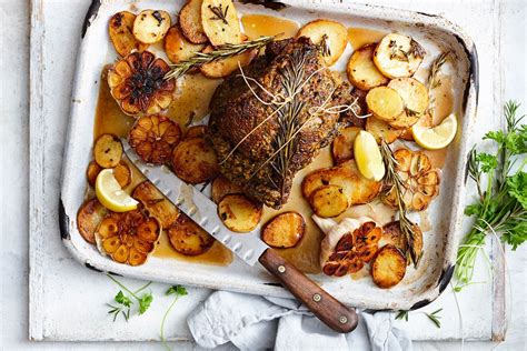 Family Roast Beef With Crispy Potatoes