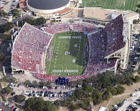 TCU Horned Frogs stadium located in Ft Worth TX | Tcu, Tcu football, Texas christian university