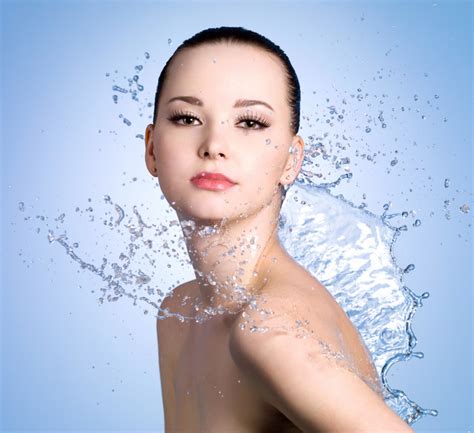 The Benefits of Drinking Water for Your Skin :: FaceLine