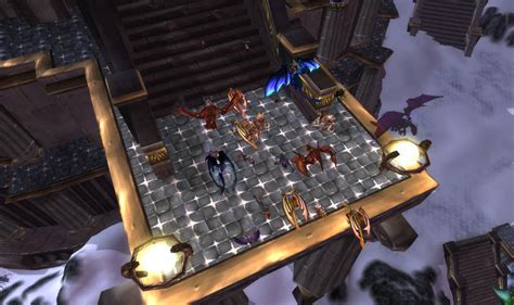 Players gathering at the Ulduar raid entrance | World of Warcraft ...